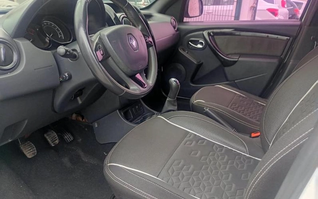 imagem-https://www.socarrao.com.br/sc-vehicle-images-prod/4352231/1791981240877-8568085_5_B_213c375807.jpeg