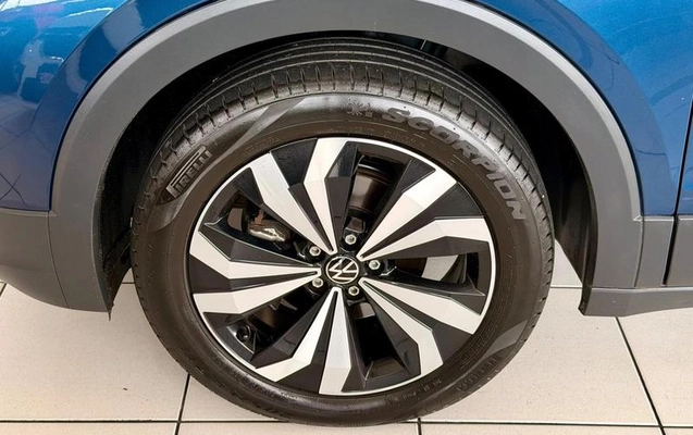 imagem-https://www.socarrao.com.br/sc-vehicle-images-prod/4352337/1792177768953-8565826_17_B_3609a3068a.jpeg