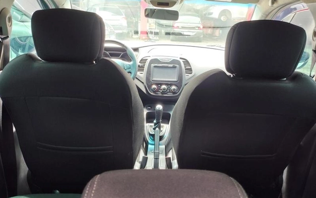imagem-https://www.socarrao.com.br/sc-vehicle-images-prod/4352339/1792013185469-8568167_10_B_a7eb2bd7cd.jpeg