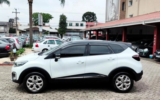 imagem-https://www.socarrao.com.br/sc-vehicle-images-prod/4352339/1792013185491-8568167_24_B_c78fe66812.jpeg