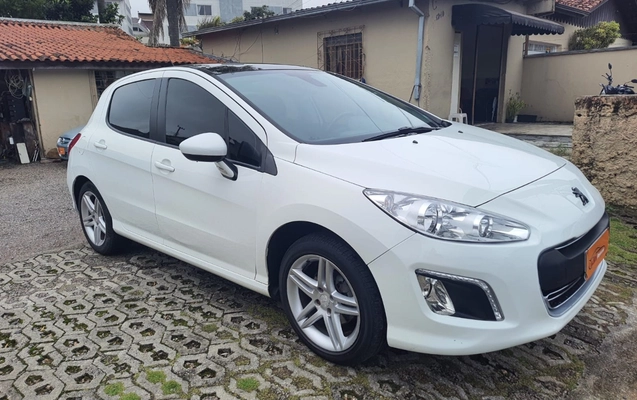 imagem-https://www.socarrao.com.br/sc-vehicle-images-prod/4352358/1791982504053-V2hhdHNBcHAgSW1hZ2UgMjAyNi0xMC0xNCBhdCAwOS4yNy4zMCAoMSkuanBlZw.jpeg