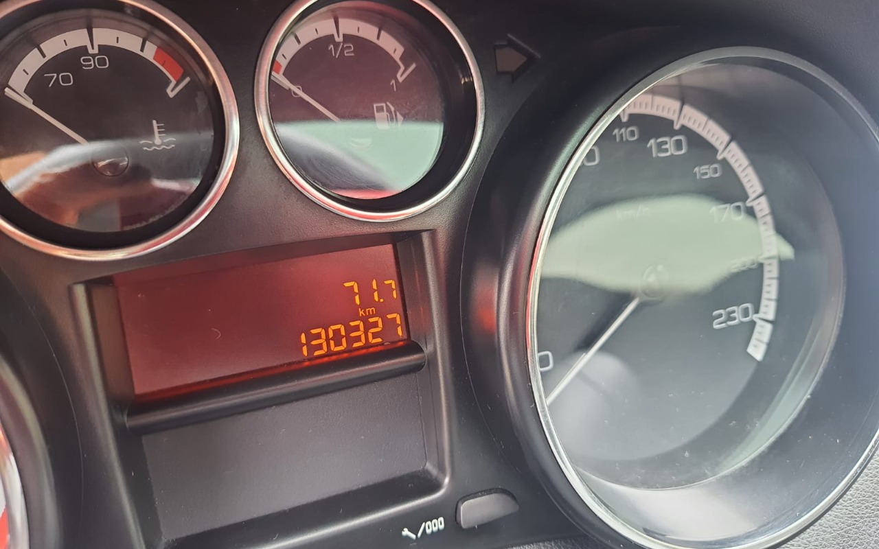 imagem-https://www.socarrao.com.br/sc-vehicle-images-prod/4352358/1791982504646-V2hhdHNBcHAgSW1hZ2UgMjAyNi0xMC0xNCBhdCAwOS4yNy4zMi5qcGVn.jpeg
