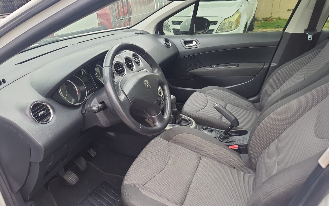 imagem-https://www.socarrao.com.br/sc-vehicle-images-prod/4352358/1791982504840-V2hhdHNBcHAgSW1hZ2UgMjAyNi0xMC0xNCBhdCAwOS4yNy4zMiAoMSkuanBlZw.jpeg