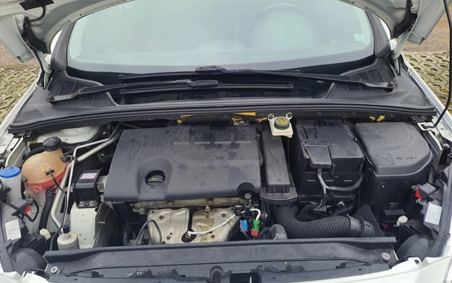 imagem-https://www.socarrao.com.br/sc-vehicle-images-prod/4352358/1791982505279-V2hhdHNBcHAgSW1hZ2UgMjAyNi0xMC0xNCBhdCAwOS4yNy4zMyAoMSkuanBlZw.jpeg