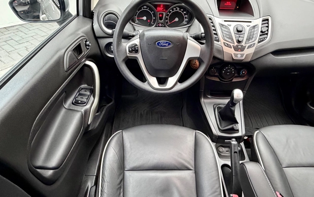 imagem-https://www.socarrao.com.br/sc-vehicle-images-prod/4352440/1792068593354-aad8b0f6-b016-4451-a54e-769b4a974452.jpg