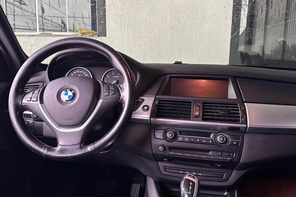 imagem-https://www.socarrao.com.br/sc-vehicle-images-prod/4352459/1791986039663-8568352_10_B_ffc554e0cb.jpeg