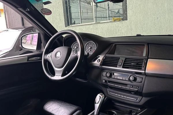 imagem-https://www.socarrao.com.br/sc-vehicle-images-prod/4352459/1791986039668-8568352_13_B_75ee52d605.jpeg