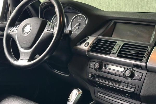 imagem-https://www.socarrao.com.br/sc-vehicle-images-prod/4352459/1791986039672-8568352_15_B_f1a2bbb9f1.jpeg
