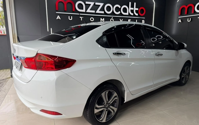 imagem-https://www.socarrao.com.br/sc-vehicle-images-prod/4352467/1791994336604-003_5d8096b230245a99a03a446a857884dd.jpg