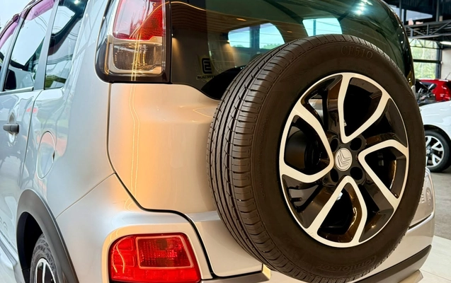 imagem-https://www.socarrao.com.br/sc-vehicle-images-prod/4352527/1791984305248-d9eff33b-7a4c-48a7-a5f6-d27f4e5a2a97.jpg