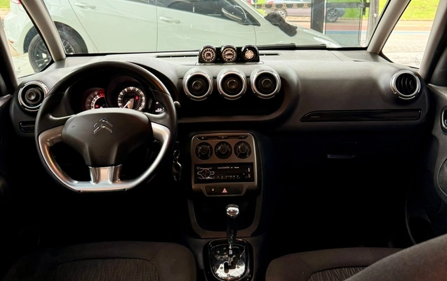 imagem-https://www.socarrao.com.br/sc-vehicle-images-prod/4352527/1791984305258-7ad0469a-9e16-4ec1-b7c1-e12da7f87fe6.jpg