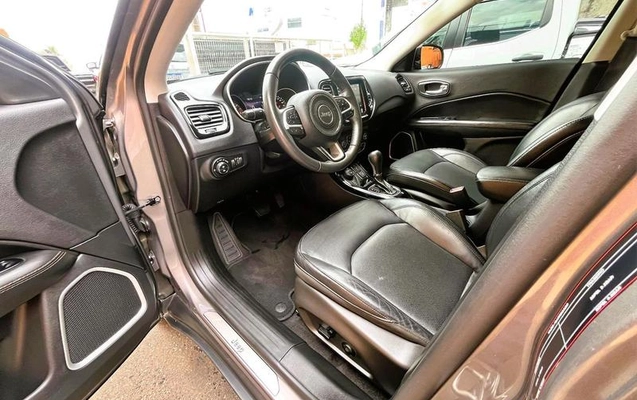 imagem-https://www.socarrao.com.br/sc-vehicle-images-prod/4352533/1791991839067-8568429_6_B_923f8c54c7.jpeg