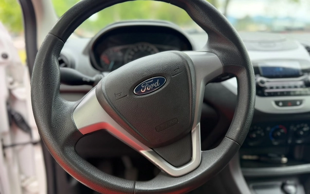 imagem-https://www.socarrao.com.br/sc-vehicle-images-prod/4352555/1791984535097-386b20df-113e-4a1d-996b-4fb47b6163b8.jpg