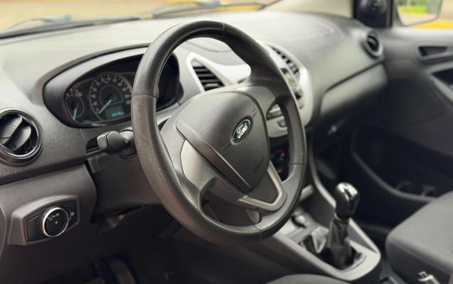 imagem-https://www.socarrao.com.br/sc-vehicle-images-prod/4352555/1792611781406-f1341d7b-4842-418b-82c3-06ecb1527177.jpg