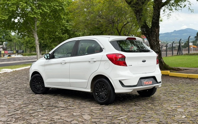 imagem-https://www.socarrao.com.br/sc-vehicle-images-prod/4352555/1792611781435-39fc4880-d8d0-4f44-8b0a-2857adcebee6.jpg