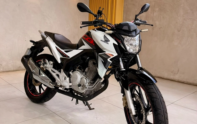 imagem-https://www.socarrao.com.br/sc-vehicle-images-prod/4352567/1792435908257-efba16ed-10e4-4f20-8d8e-233ada13d8ab.jpg