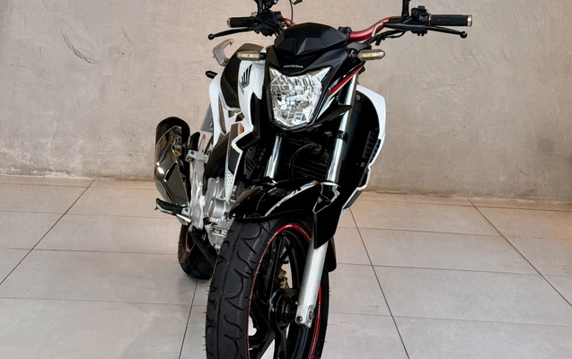 imagem-https://www.socarrao.com.br/sc-vehicle-images-prod/4352567/1792435908258-f48eff1d-ce8c-40b0-a8fc-48cfeaaf8412.jpg