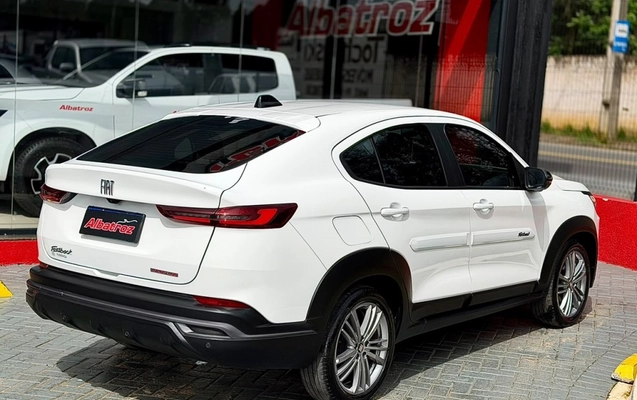 imagem-https://www.socarrao.com.br/sc-vehicle-images-prod/4352572/1791984825390-2_103331.jpg