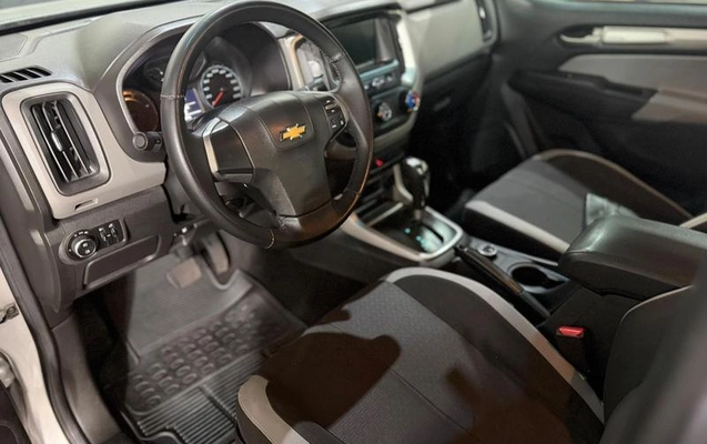 imagem-https://www.socarrao.com.br/sc-vehicle-images-prod/4352750/1791986066212-8568388_0_B_77f8d014a1.jpeg