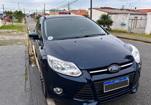 Ford Focus 2015 Azul — foto 1 de 3