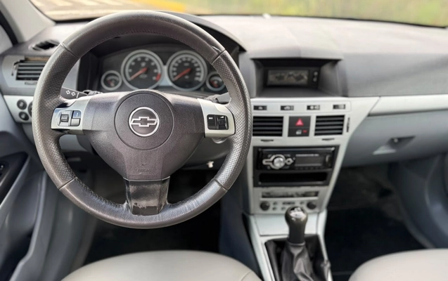 imagem-https://www.socarrao.com.br/sc-vehicle-images-prod/4352866/1791986911355-21dcaa77b36c4a9293a4b535237be050_1791986810805.jpg