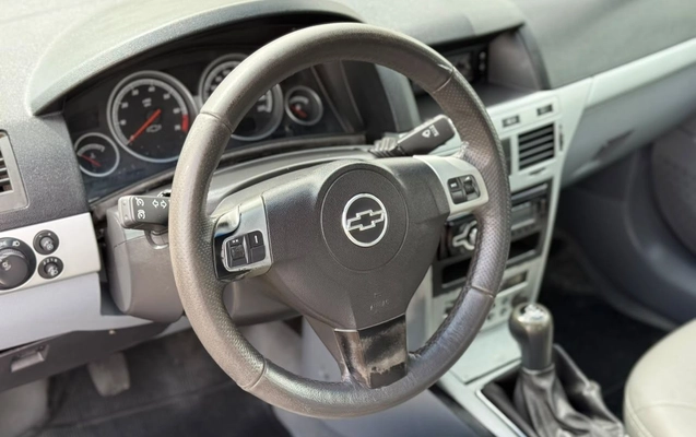 imagem-https://www.socarrao.com.br/sc-vehicle-images-prod/4352866/1791986911356-a6a91e6d47f941839a6b13753e03bf56_1791986810808.jpg