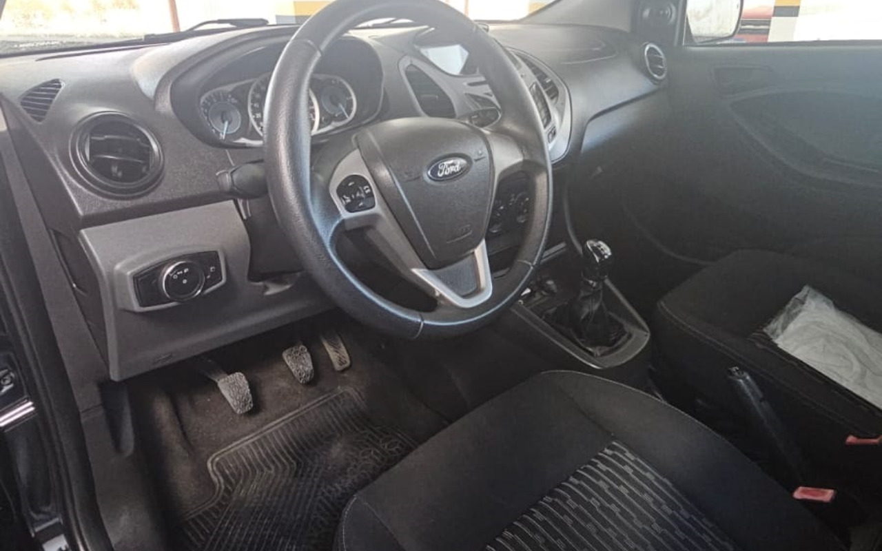 imagem-https://www.socarrao.com.br/sc-vehicle-images-prod/4352869/1791987380671-Zm90byBpbnRlcm5hLmpwZw.jpg