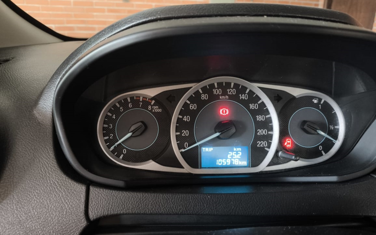 imagem-https://www.socarrao.com.br/sc-vehicle-images-prod/4352869/1791987381485-Zm90byBwYWluZWwuanBn.jpg