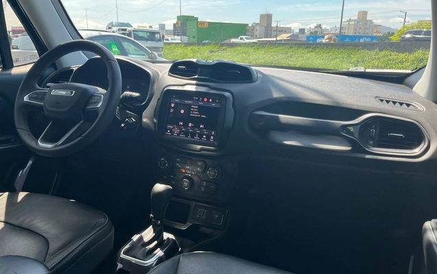 imagem-https://www.socarrao.com.br/sc-vehicle-images-prod/4352938/1791987429062-5b73515dd73441e2a724efc99f0c8811_1791986009675.jpg