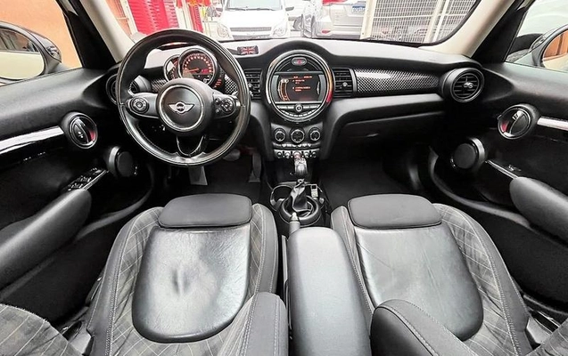imagem-https://www.socarrao.com.br/sc-vehicle-images-prod/4352945/1791991845051-8568779_1_B_048bbd5f6a.jpeg