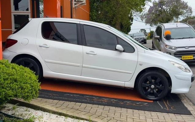 imagem-https://www.socarrao.com.br/sc-vehicle-images-prod/4352977/1791987667881-8567417_10_B_cb44dbf73f.jpeg