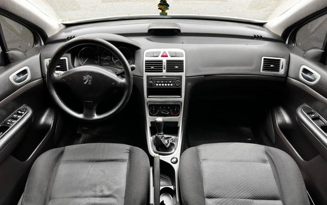 imagem-https://www.socarrao.com.br/sc-vehicle-images-prod/4352977/1791987667891-8567417_17_B_27739a82d8.jpeg