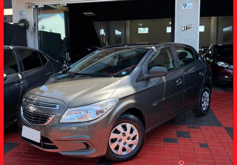 Chevrolet Onix 2015 Cinza — foto 1 de 3