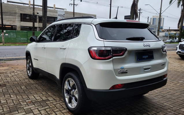 imagem-https://www.socarrao.com.br/sc-vehicle-images-prod/4353073/1791988214165-8b061835-d1d2-42fb-8b94-4b64eb27ab8d.jpg