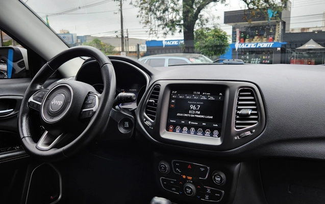 imagem-https://www.socarrao.com.br/sc-vehicle-images-prod/4353073/1791988214170-8ee7ca2e-601f-4576-b5c8-875b1ab9a355.jpg