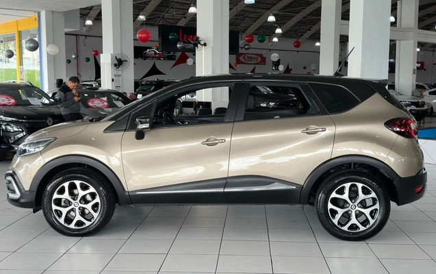imagem-https://www.socarrao.com.br/sc-vehicle-images-prod/4353127/1791988767668-4_112138.jpg