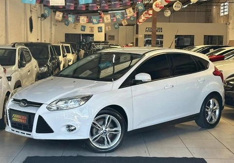 Ford Focus 2015 Branco — foto 1 de 3