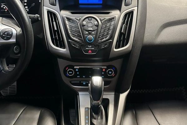 imagem-https://www.socarrao.com.br/sc-vehicle-images-prod/4353138/1792598120214-7801015_14_B_1fd3ca8001.jpeg