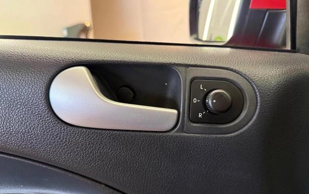 imagem-https://www.socarrao.com.br/sc-vehicle-images-prod/4353324/1792671671380-8568750_5_B_47491b0fa8.jpeg
