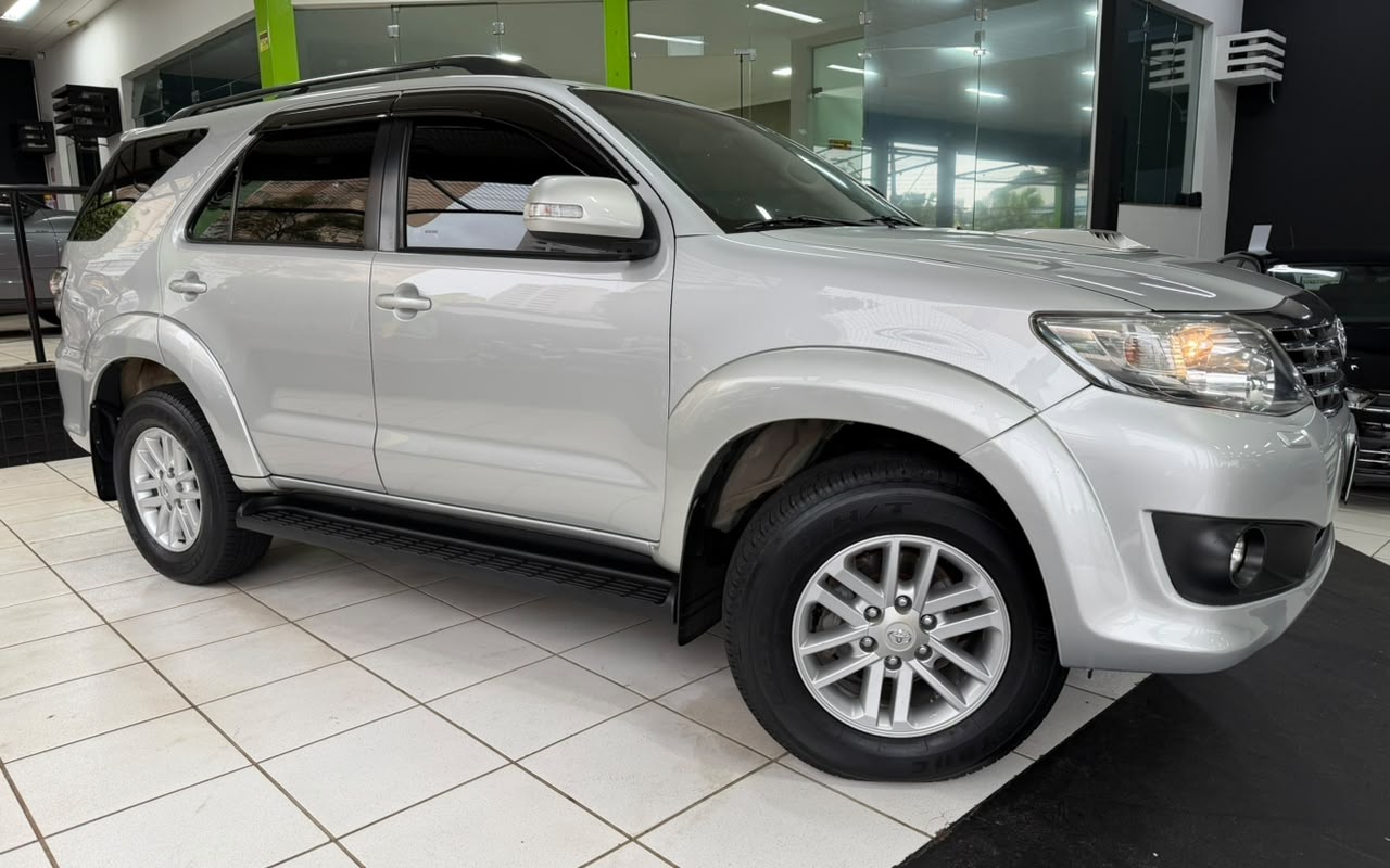 imagem-https://www.socarrao.com.br/sc-vehicle-images-prod/4353477/1792002789332-V2hhdHNBcHAgSW1hZ2UgMjAyNi0xMC0xNCBhdCAxMC41OC41NiAoMSkuanBlZw.jpeg