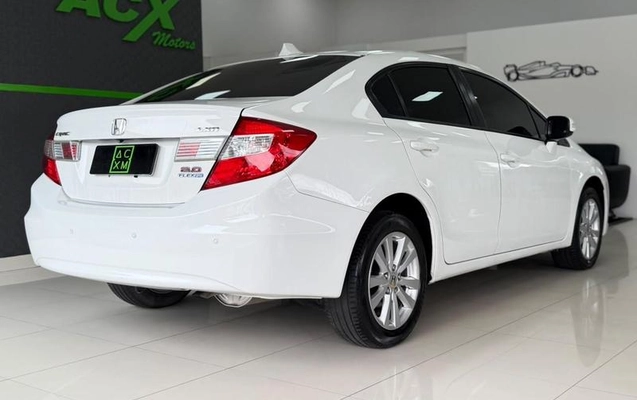 imagem-https://www.socarrao.com.br/sc-vehicle-images-prod/4353481/1792682270858-8568939_1_B_1994c09e20.jpeg