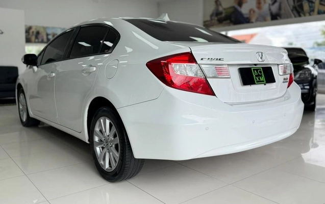 imagem-https://www.socarrao.com.br/sc-vehicle-images-prod/4353481/1792682270862-8568939_3_B_bf4e0e7360.jpeg