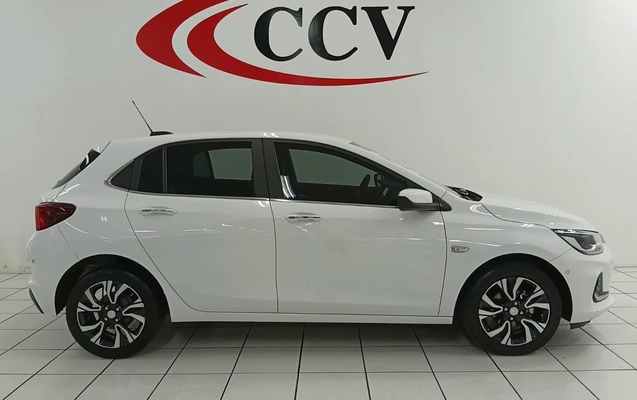 imagem-https://www.socarrao.com.br/sc-vehicle-images-prod/4353585/1791993041942-ed9dbab2-9d6e-4182-bd87-c075d265a157.jpg