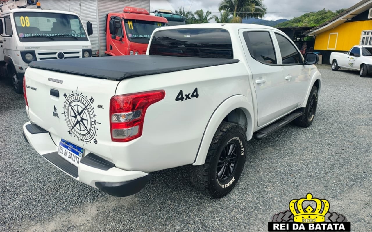 imagem-https://www.socarrao.com.br/sc-vehicle-images-prod/4353701/1791994044177-NS5qcGc.jpg
