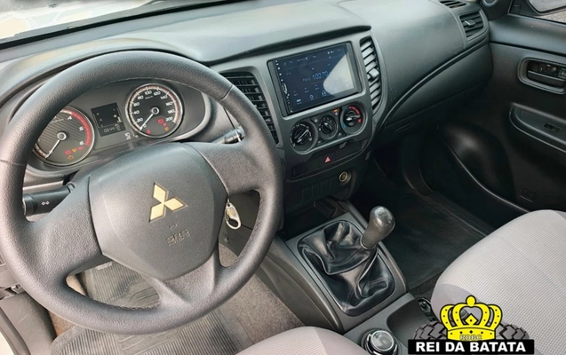 imagem-https://www.socarrao.com.br/sc-vehicle-images-prod/4353701/1791994044655-OC5qcGc.jpg