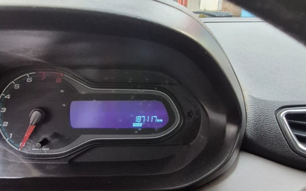 imagem-https://www.socarrao.com.br/sc-vehicle-images-prod/4353775/1791994575986-V2hhdHNBcHAgSW1hZ2UgMjAyNi0wOS0xMyBhdCAxMS4xOS4xNSAoNCkuanBlZw.jpeg