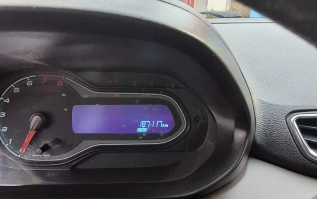 imagem-https://www.socarrao.com.br/sc-vehicle-images-prod/4353775/1791994575986-V2hhdHNBcHAgSW1hZ2UgMjAyNi0wOS0xMyBhdCAxMS4xOS4xNSAoNCkuanBlZw.jpeg
