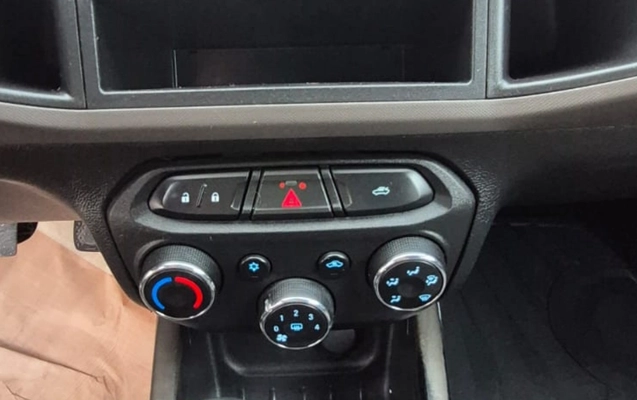 imagem-https://www.socarrao.com.br/sc-vehicle-images-prod/4353775/1791994576278-V2hhdHNBcHAgSW1hZ2UgMjAyNi0wOS0xMyBhdCAxMS4xOS4xNi5qcGVn.jpeg