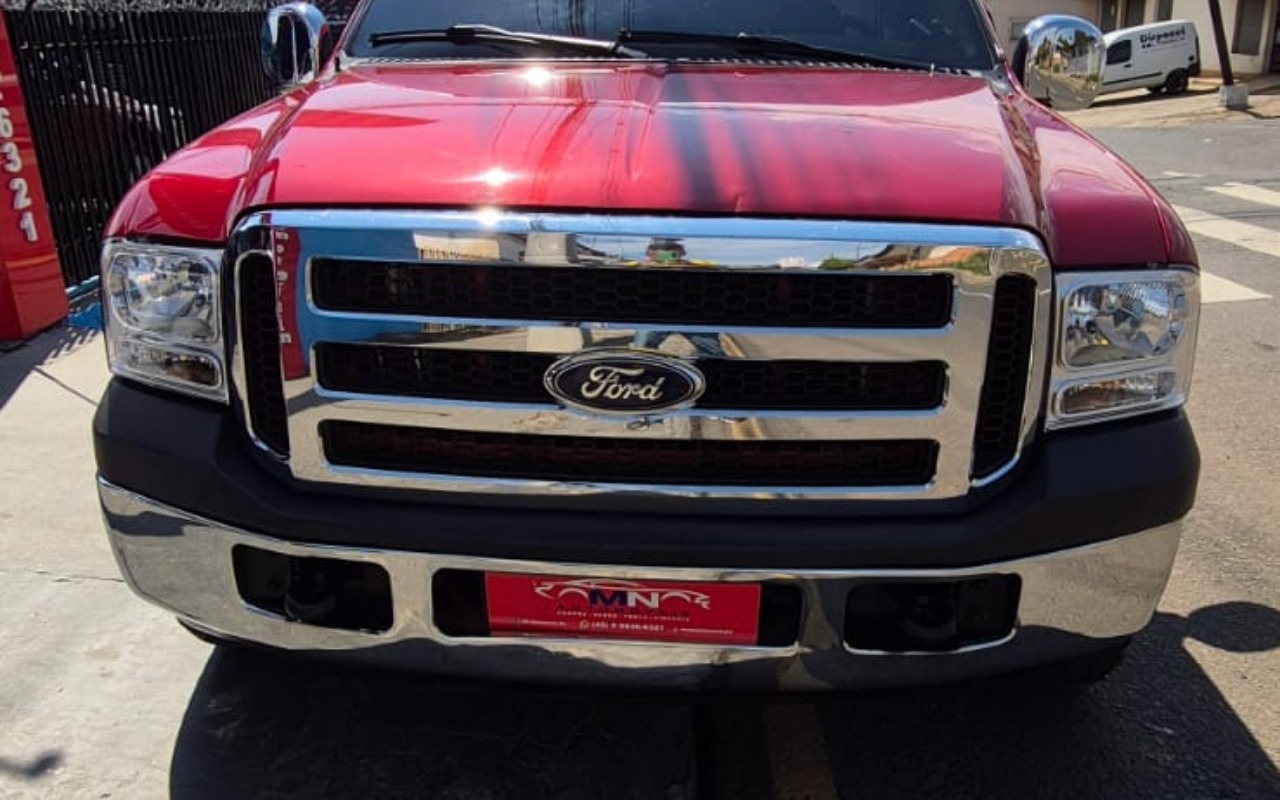 Ford F-250 XL 3.9 4x2 Diesel 2001 Vermelho — foto 1 de 3