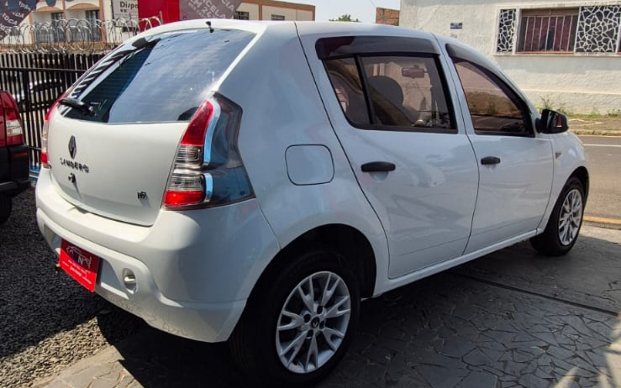 imagem-https://www.socarrao.com.br/sc-vehicle-images-prod/4353920/1791995486736-V2hhdHNBcHAgSW1hZ2UgMjAyNi0wOC0zMSBhdCAwOC41OS4yNiAoMSkuanBlZw.jpeg